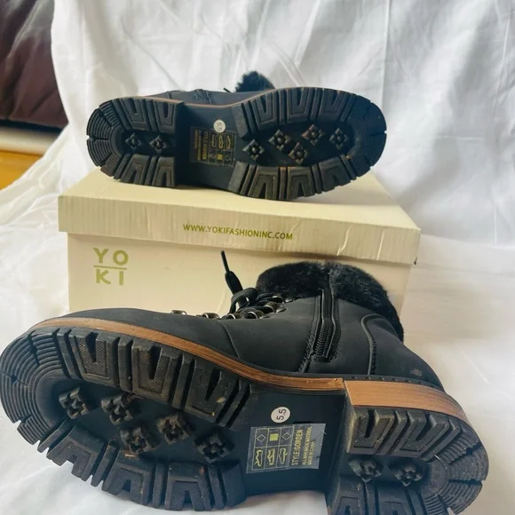 Women’s Yoki black lace up boots size 5.5 - Picture 5 of 5